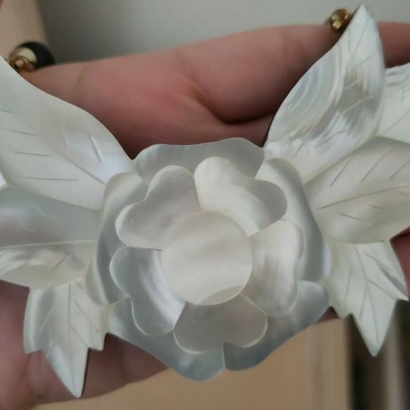 Large Mother Of Pearl Flower / Leaf Pendant On Faux Pearl Necklace Polynesian - Picture 4 of 9